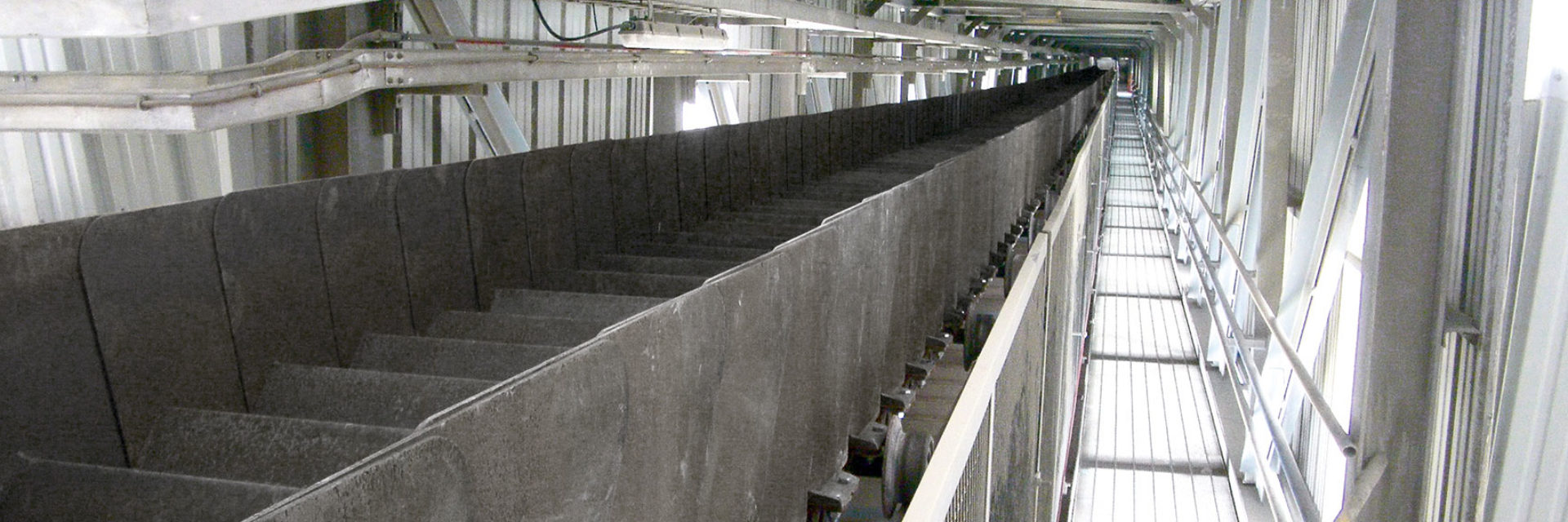 Apron Conveyor | BEUMER Group