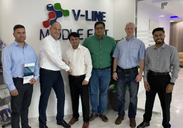 At the signing of the contract (left to right): Bilal Jabboul, Area Sales Manager Conveying & Loading Systems BEUMER Group, Andre Tissen, Sales Director EMEA BEUMER Group, Waseem Sheriff, Head of Branch Management V-Line, Taha Iqbal, Product Manager Product Business V-Line, Boris Juchems, Area Sales Manager BEUMER Group, Ziyad AlDakheel, Product Manager Conveying & Loading Systems V-Line