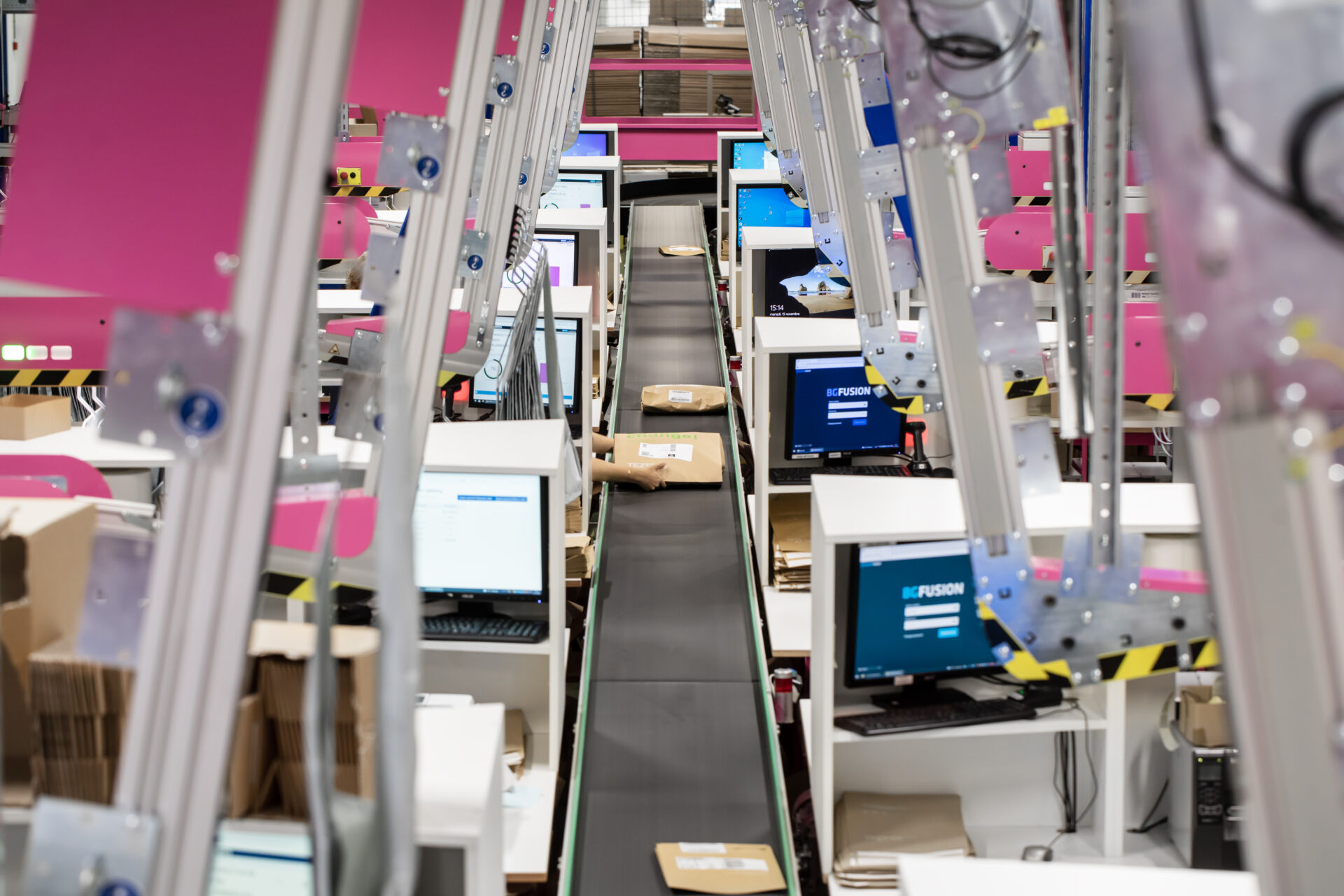 Warehouses vs. Distribution and Fulfilment Centres: The Difference